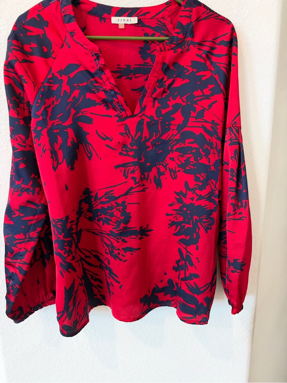 Sioni Red & Navy Floral V-Neck Long-Sleeve Tunic
